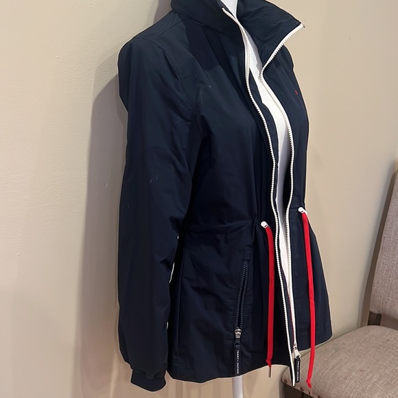 Beautiful rain jacket - Picture 3 of 5